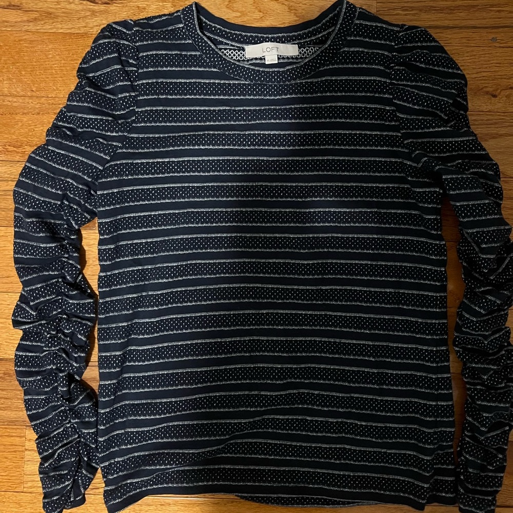 LOFT long sleeved ruched shirt